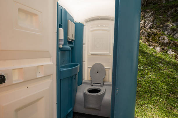 Best Portable bathroom rental  in St Georges, DE